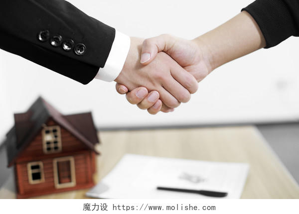 商务人像购房手势成交交易成功握手签协议